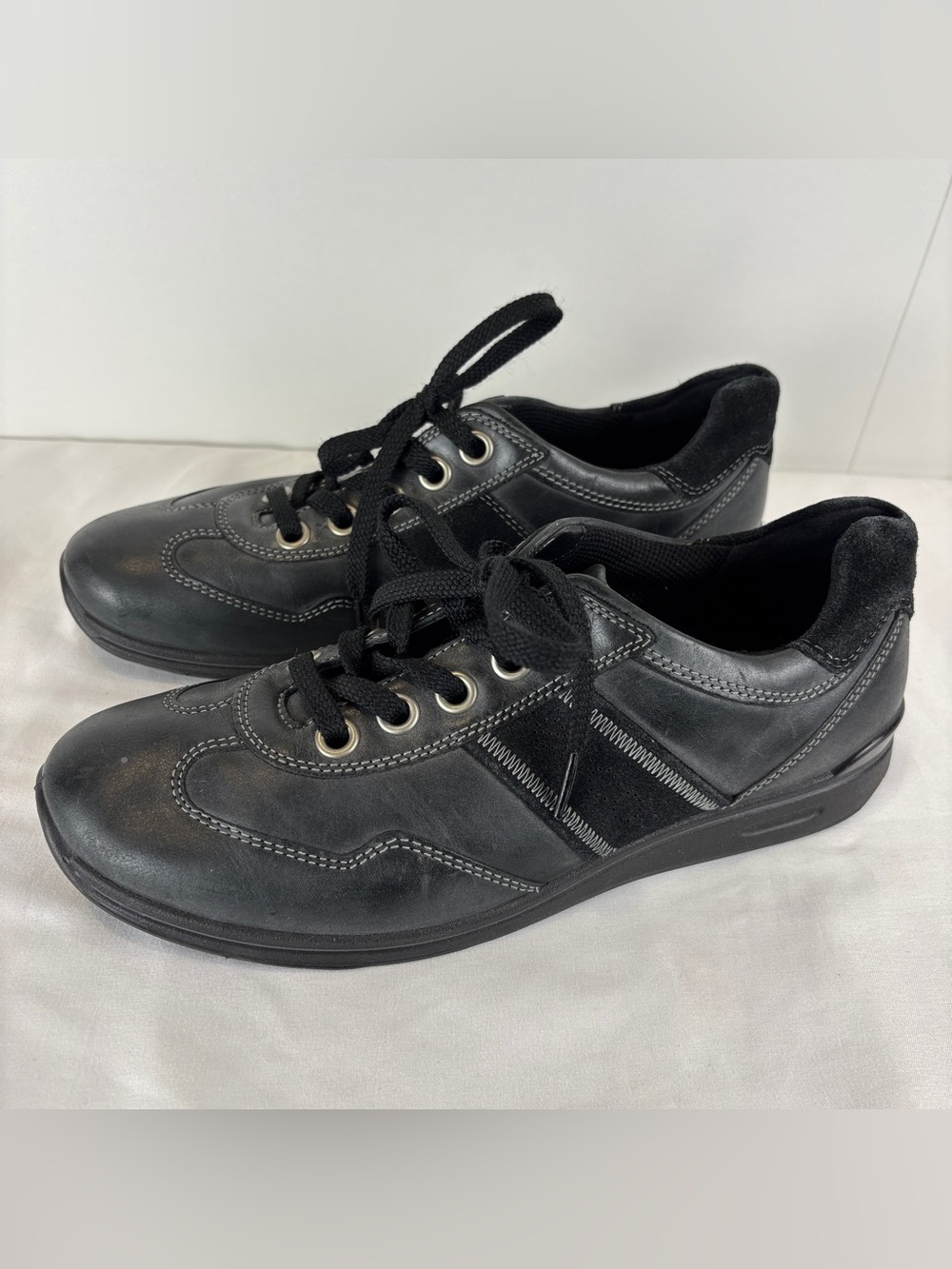 Ecco Women's Mobile II Black Leather Suede Sneakers sz EU 39 / US 8-8.5 Comfy